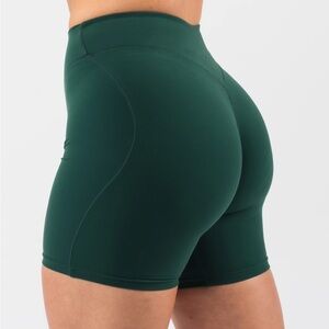 Alphalete Everyday Core Short 7in